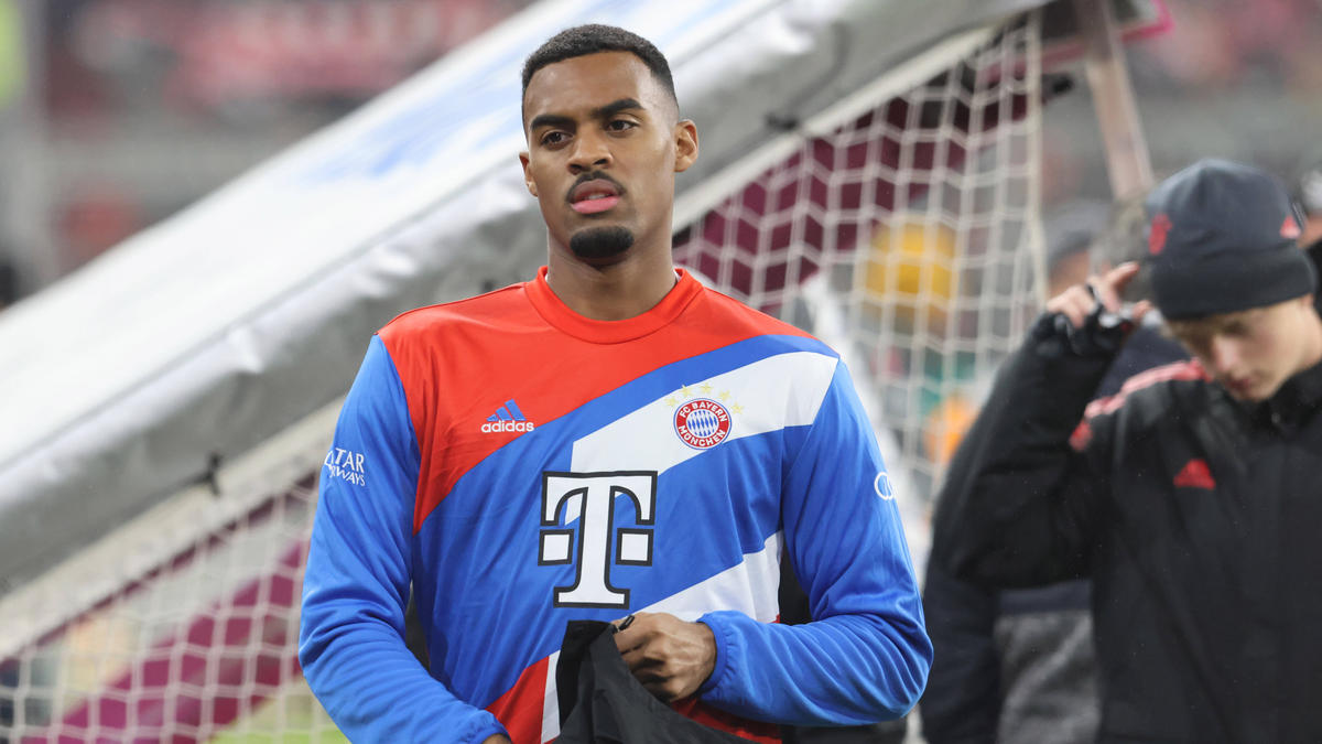 Ku Lời chia tay của Gravenberch với FC Bayern trở nên cụ thể