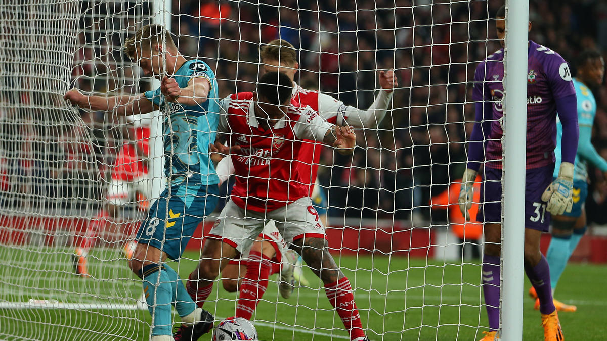 Kubet báo cáo Arsenal ngăn chặn phá sản ngoạn mục