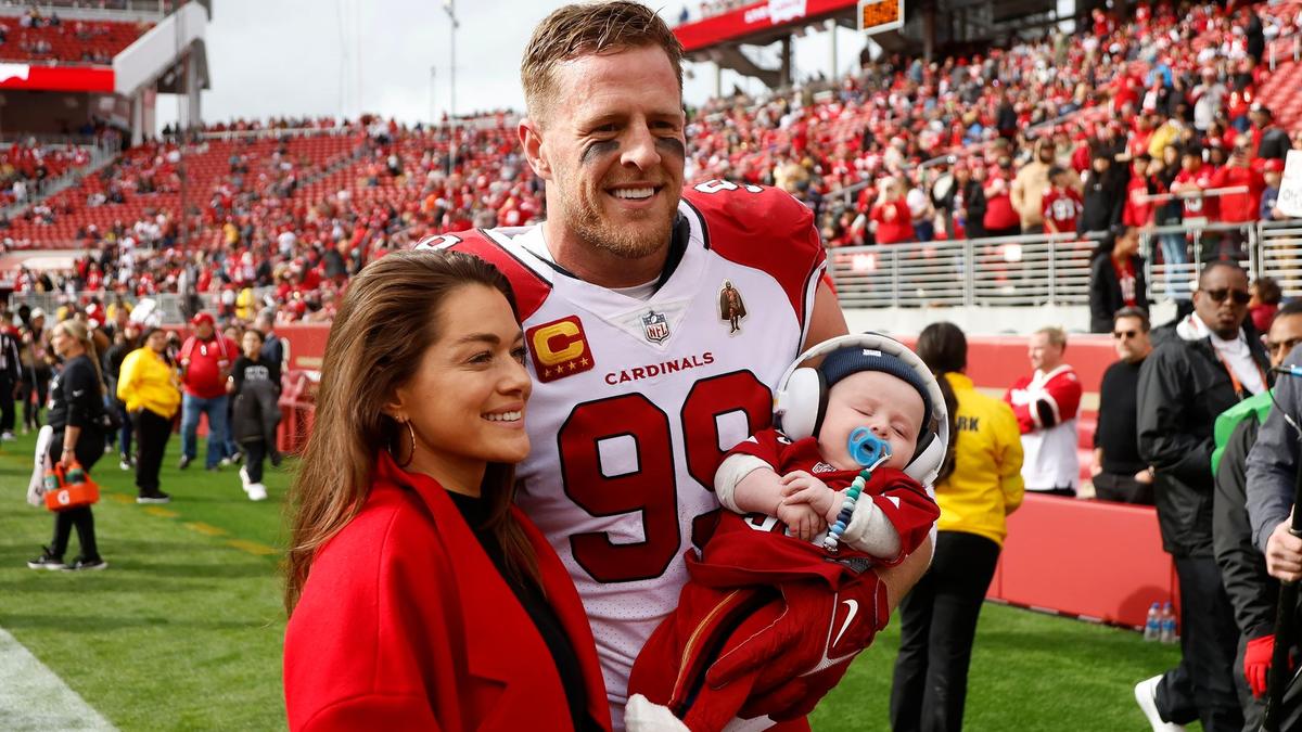 Ku J.J. Watt đầu tư vào tân binh Premier League