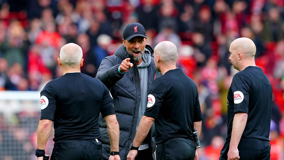 Ku Shiri tự bảo vệ mình trước cáo buộc của Klopp