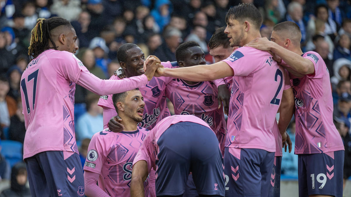 Kubet phát hành 21 bàn thắng điên rồ trong cuộc chiến trụ hạng Premier League