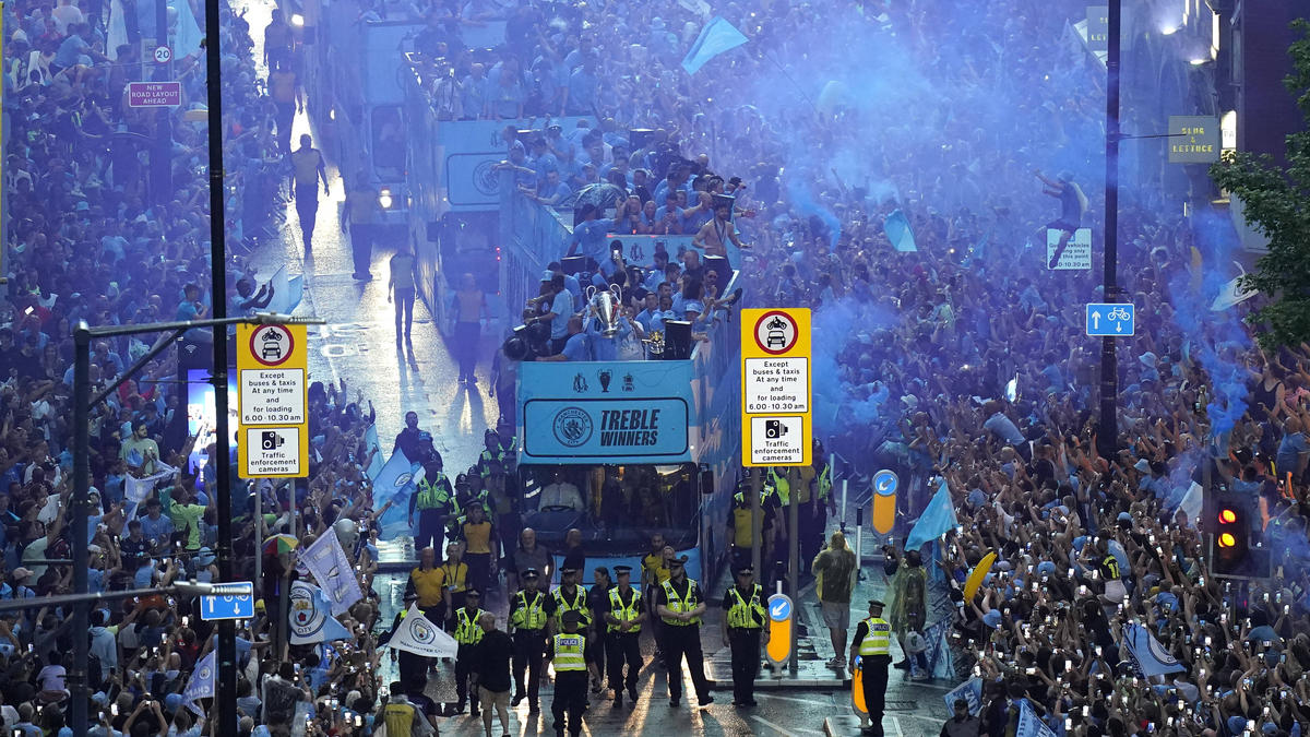 Kubet Màn ăn mừng tưng bừng: ManCity bất chấp sấm sét